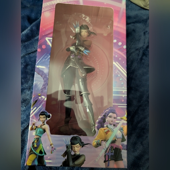 k-pop Demon hunters Other - K-pop Demon Hunters Zoey Collector Doll